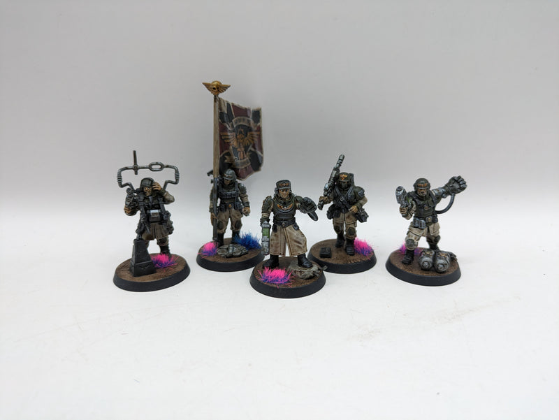 Warhammer 40k: Astra Militarum Cadian Command Squad (CAB1015)