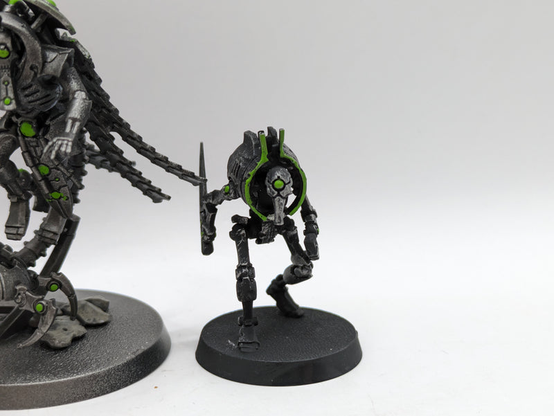 Warhammer 40k: Necron Cryptek and Cryptothralls (CAB1087)