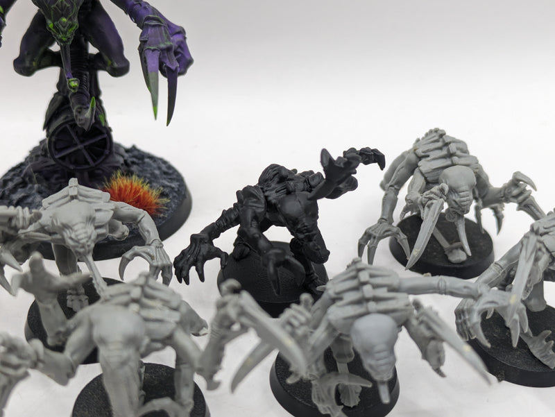 Warhammer 40k: Tyranid Genestealers and Broodlord (AW204)