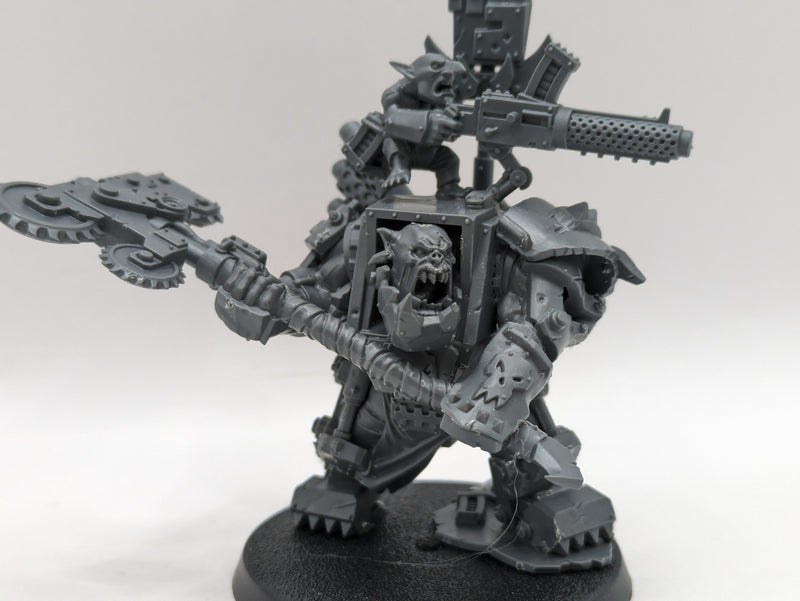 Warhammer 40k: Ork Warboss in Mega Armour (AT064)