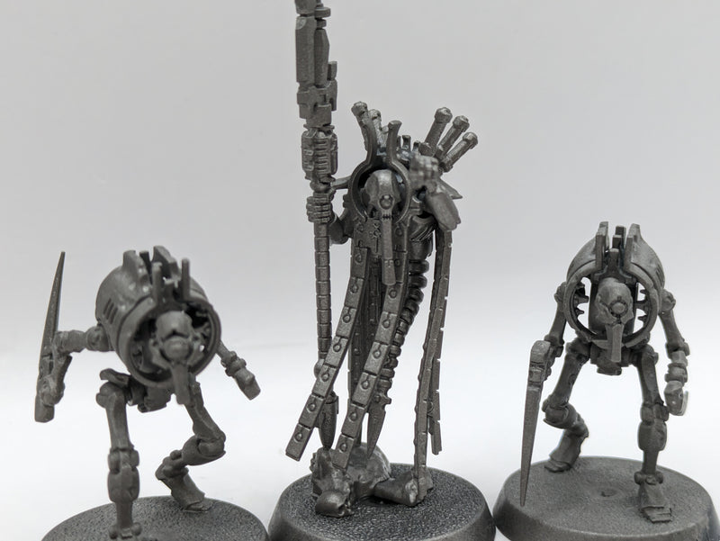 Warhammer 40k: Necrons Plasmancer and Cryptothralls (AM003)