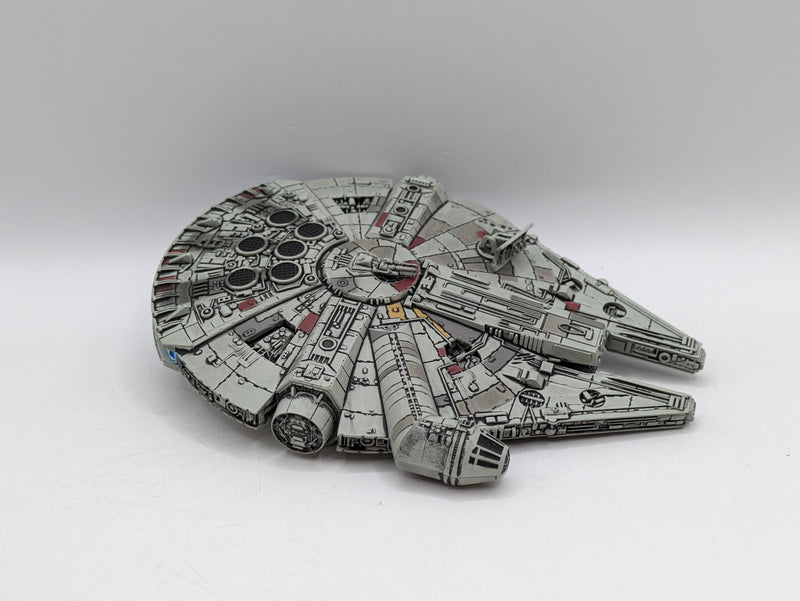 X-Wing Miniatures Game: Heroes of the Res Millenium Falcon (AT013)