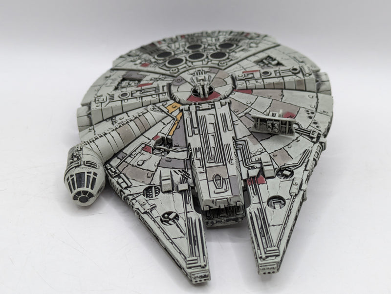 X-Wing Miniatures Game: Heroes of the Res Millenium Falcon (AT013)