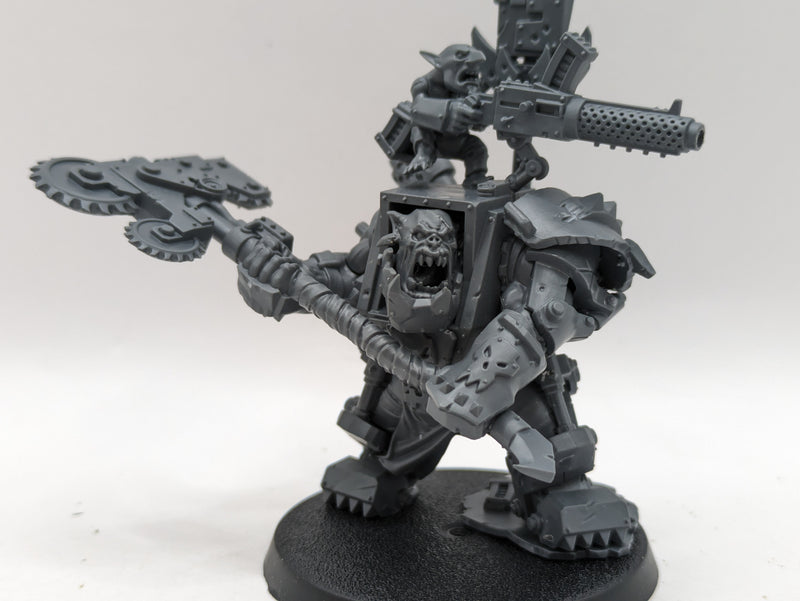 Warhammer 40k: Ork Warboss in Mega Armour (AD023)