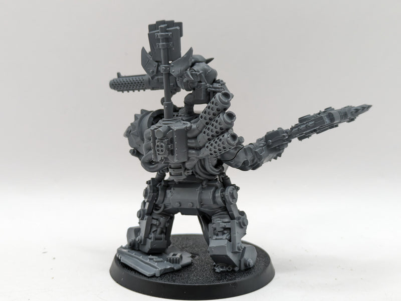 Warhammer 40k: Ork Warboss in Mega Armour (AD023)