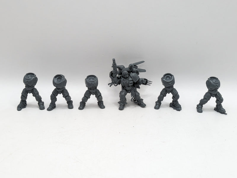 Warhammer 40k: Space Marine Raven Guard Kayvaan Shrike and Reiver Torso and Legs (AA126)