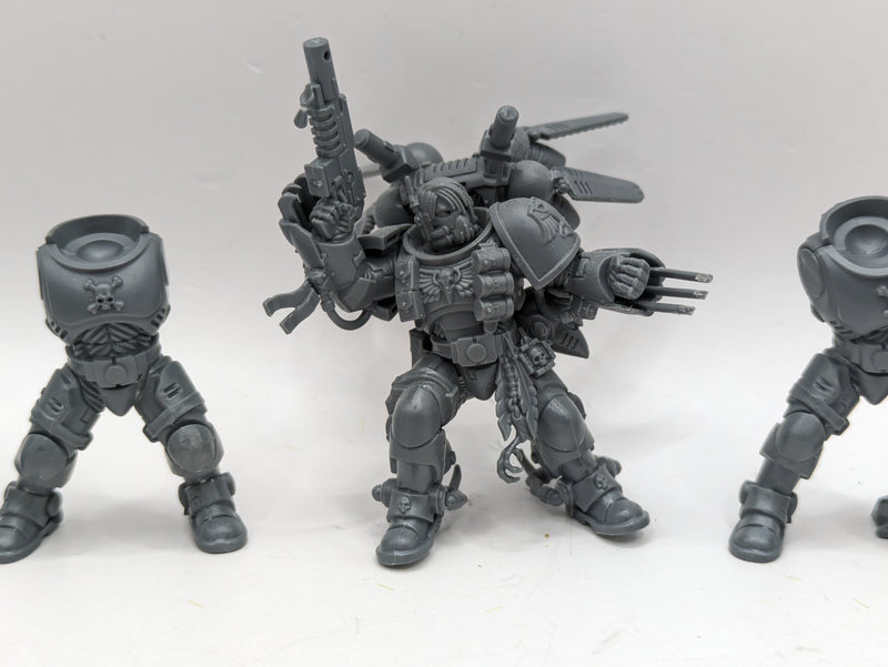 Warhammer 40k: Space Marine Raven Guard Kayvaan Shrike and Reiver Torso and Legs (AA126)