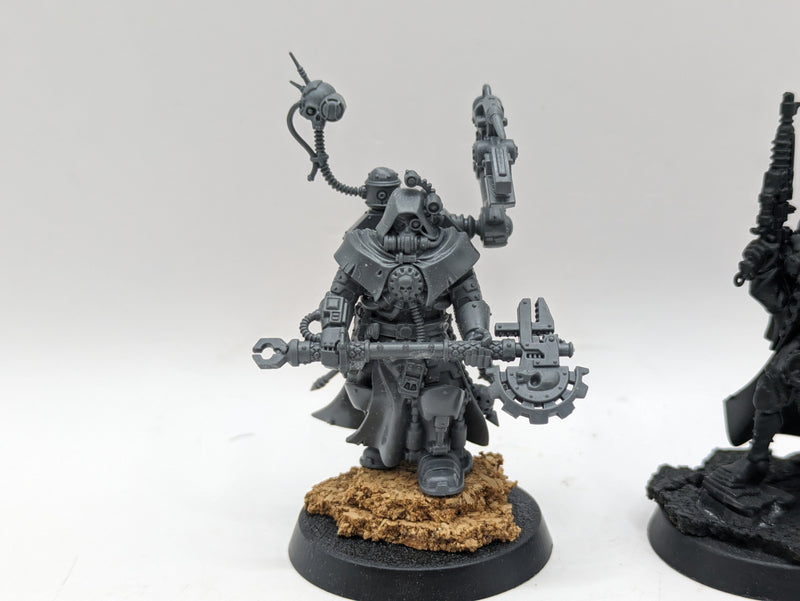 Warhammer 40k: Adeptus Mechanicus Tech-Priest Enginseer and Skitarii Marshal (AT017)