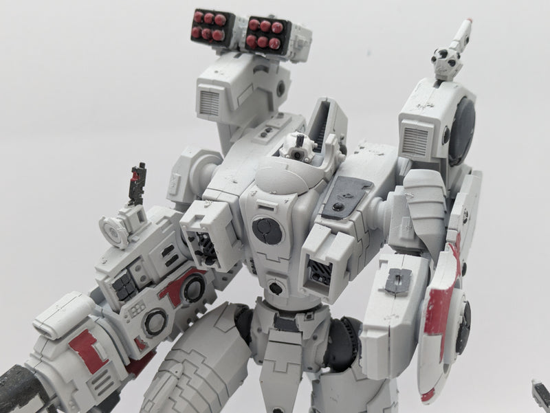 Warhammer 40k: T'au Empire Riptide Battlesuit (AX034)