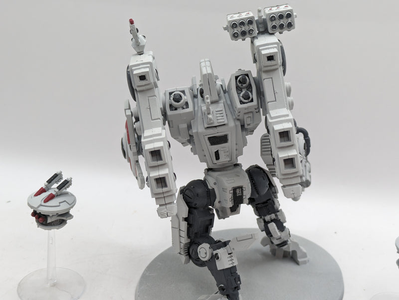 Warhammer 40k: T'au Empire Riptide Battlesuit (AX034)