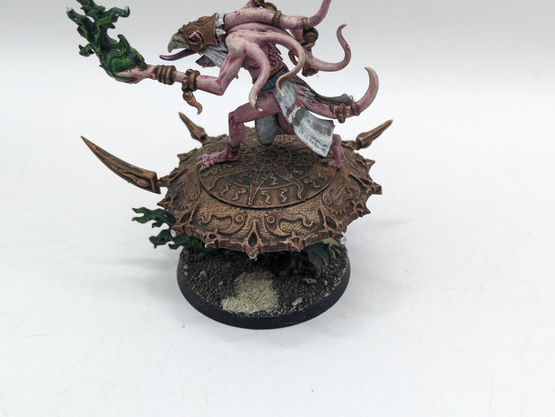 Warhammer 40k: Daemons of Chaos Changecaster and Fateskimmer on Discs of Tzeentch (AH081)
