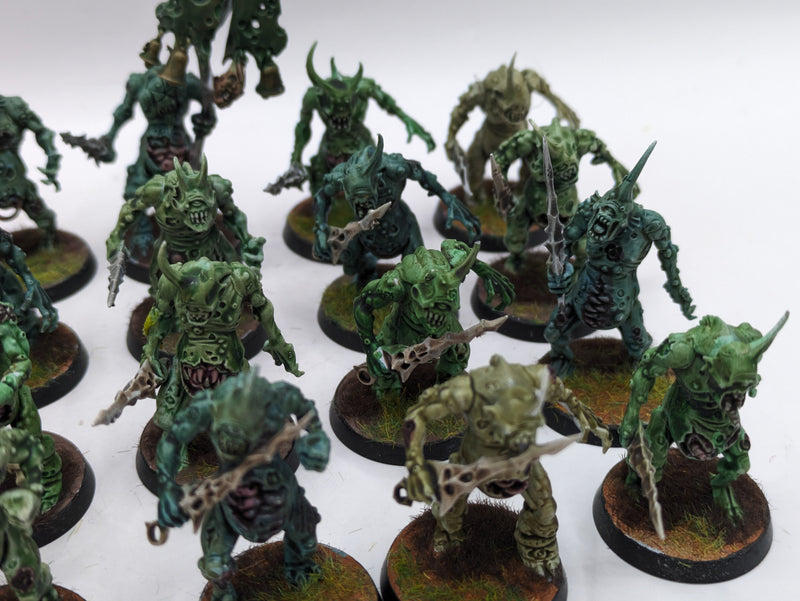 Warhammer Age of Sigmar: Maggotkin of Nurgle Plaguebearers (AT093)