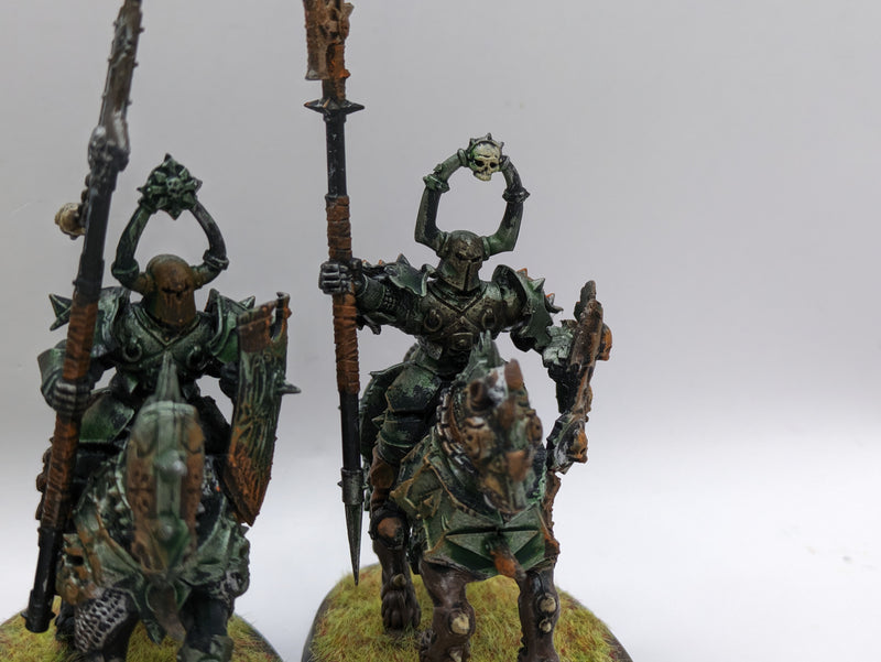 Warhammer Age of Sigmar: Slaves to Darkness Mark of Nurgle Knights (AR007)