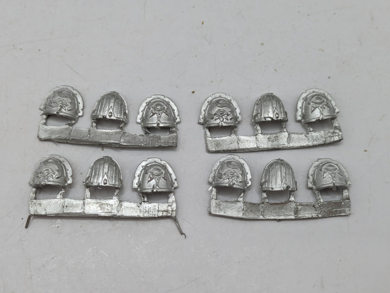 Warhammer 40k: Chaos Space Marine Metal Thousand Sons Rubric Marine Shoulder Pads (AI055)