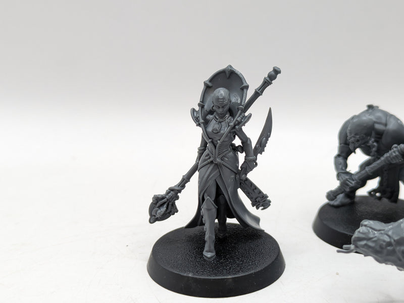 Warhammer 40k: Genestealer Cult Abberants and Magos (BA137)