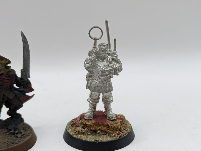 Warhammer 40k: Astra Militarum Commissar and Master of Ordinance (AT092)