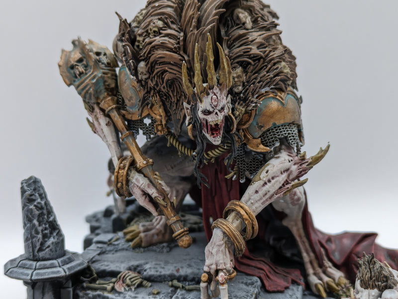 Warhammer Age of Sigmar: Flesh-Eater Courts Ushoran, Mortarch of Delusion (BF080)