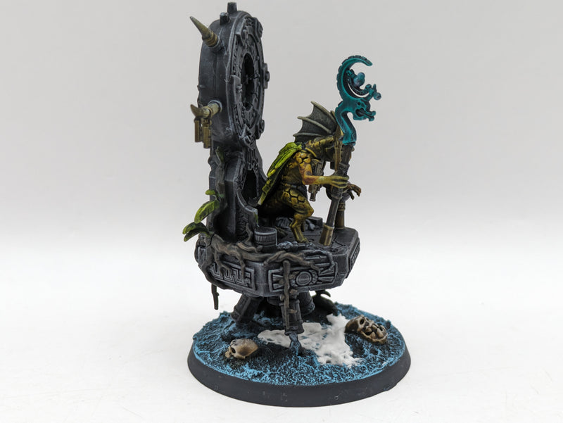 Warhammer Age of Sigmar: Seraphon Saurus Skink Starseer (AW139)