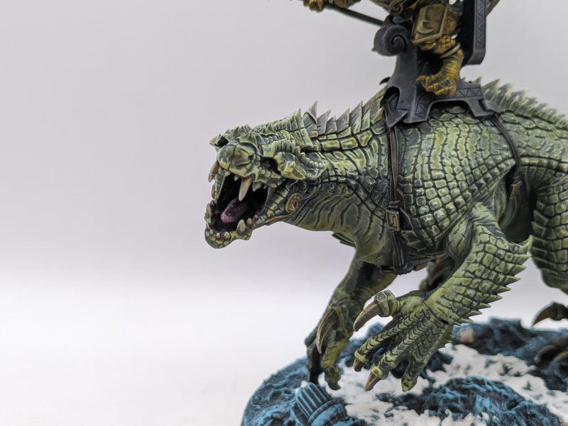 Warhammer Age of Sigmar: Seraphon Saurus Oldblood on Carnosaur (AU004)