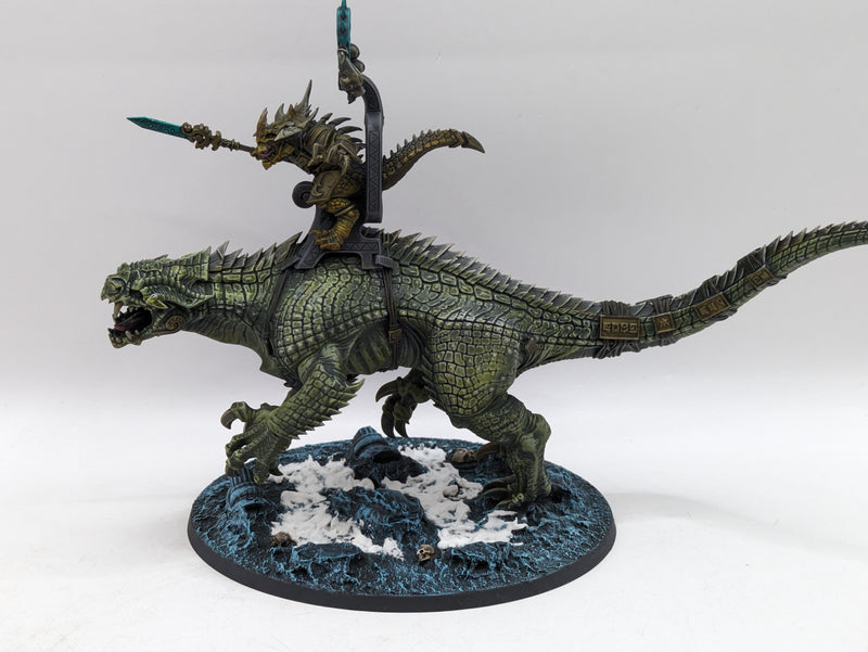 Warhammer Age of Sigmar: Seraphon Saurus Oldblood on Carnosaur (AU004)