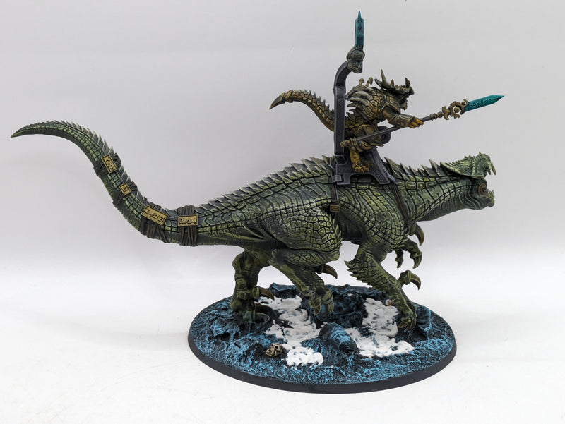 Warhammer Age of Sigmar: Seraphon Saurus Oldblood on Carnosaur (AU004)