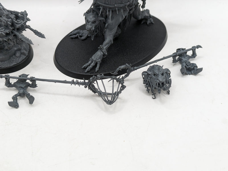 Warhammer Age of Sigmar: Orruk Warclans Marshcrawla Sloggoth and Beast-Skewer Killbow (BC050)