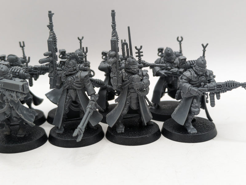 Warhammer 40k: Adeptus Mechanicus Skitarii Vanguard (AT059)