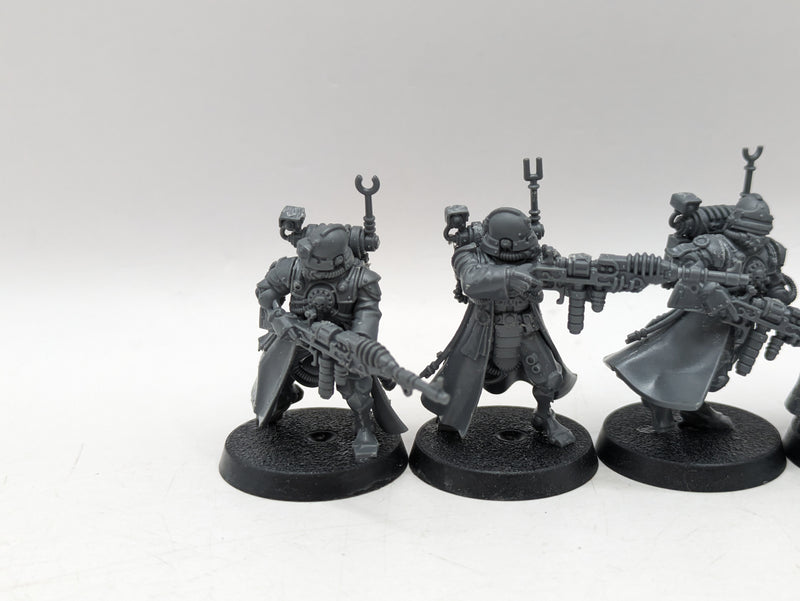 Warhammer 40k: Adeptus Mechanicus Skitarii Vanguard (AT059)