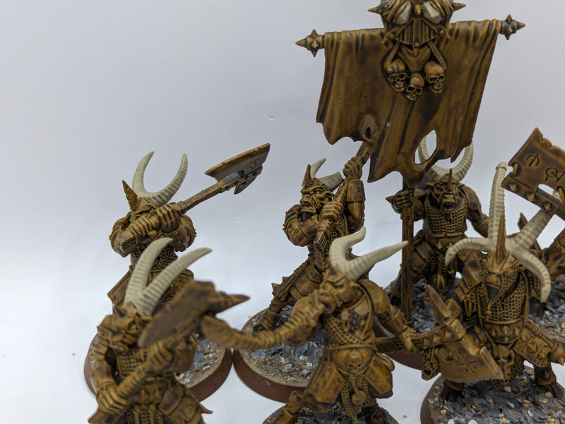 Warhammer The Old World: Beastmen Bestigors (BA022)