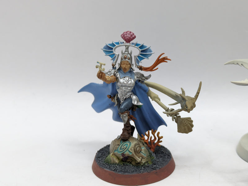 Warhammer Age of Sigmar: Idoneth Deepkin Namarti Thralls and Isharann Tidecaster (AF011)