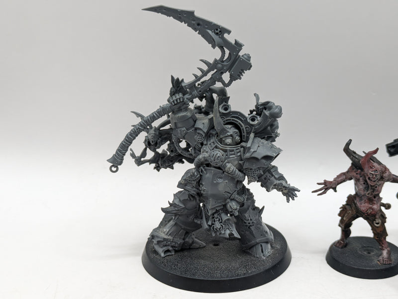 Warhammer 40k: Chaos Space Marine Death Guard Typhus and Poxwalkers (AO006)