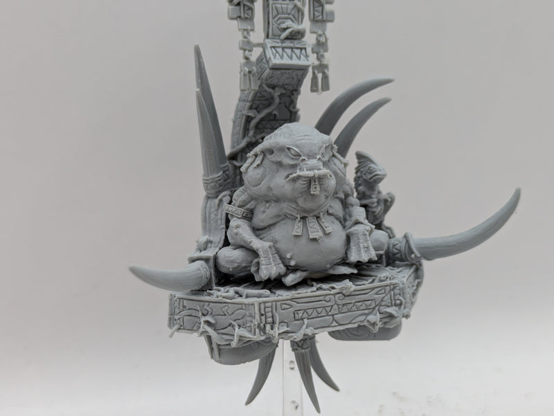 Warhammer Age of Sigmar: Seraphon Finecast Slann Priest (AI284)