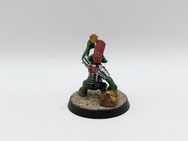 Blood Bowl: Forgeworld Halfing & Goblin Referee (AF019)