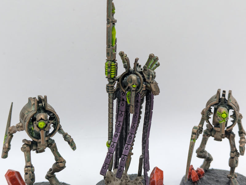 Warhammer 40k: Necron Plasmancer and Cryptothralls (AJ079)