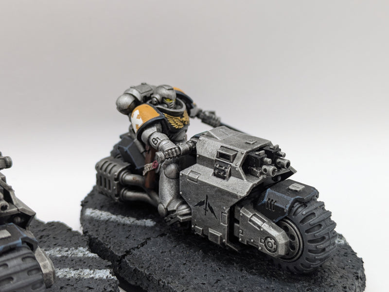 Warhammer 40k: Space Marines Outriders - Well Painted (AU092)