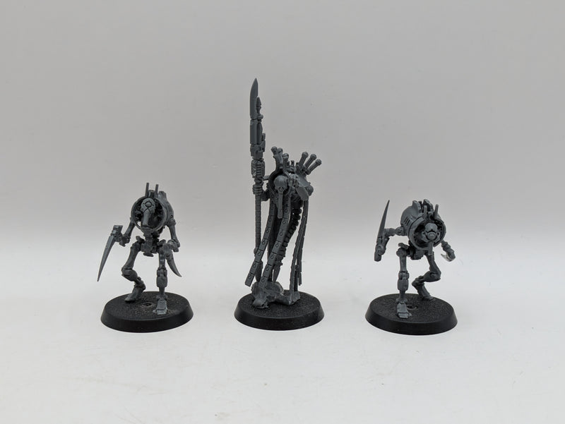 Warhammer 40k: Necron Plasmancer and Cryptothralls (AW113)