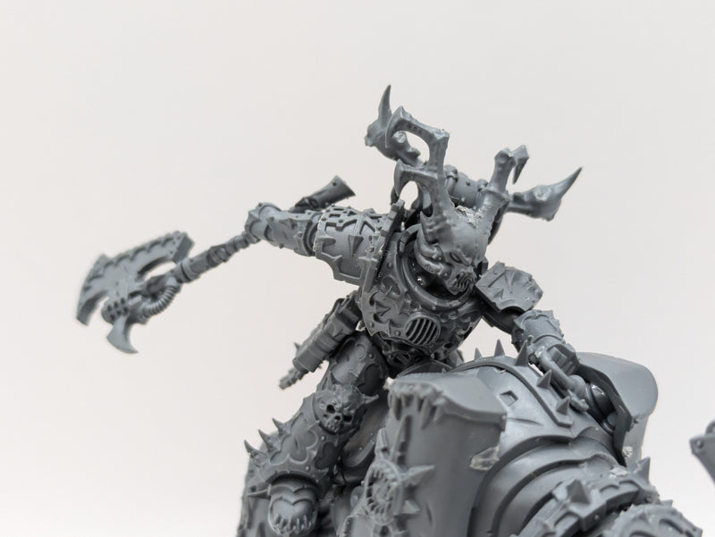 Warhammer 40k: Chaos Space Marines World Eaters Lord Invocatus (AA041)