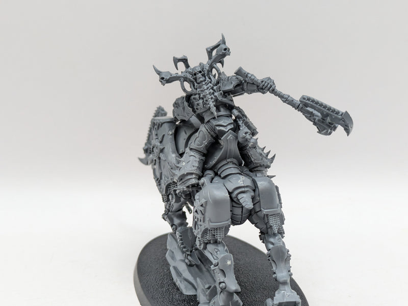 Warhammer 40k: Chaos Space Marines World Eaters Lord Invocatus (AA041)