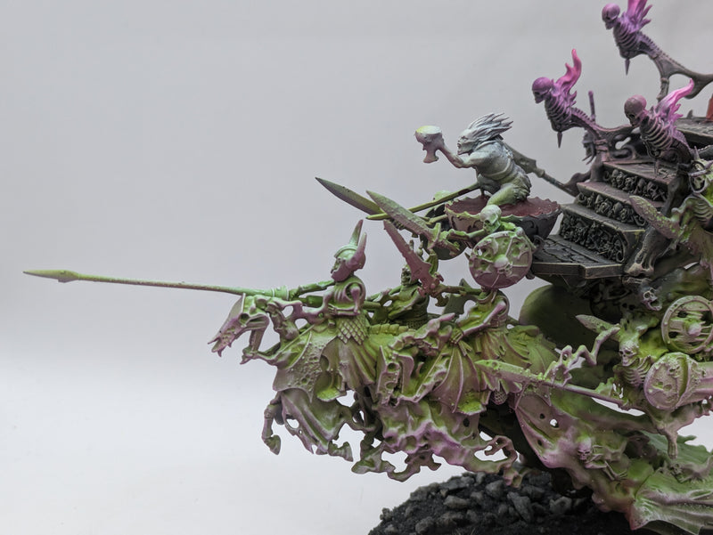 Warhammer Age of Sigmar: Soulblight Gravelords Coven Throne - Well Painted (AX074)