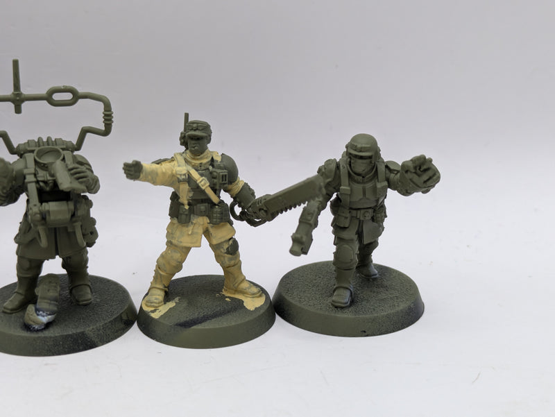 Warhammer 40k: Astra Militarum Cadian Command Squad (AZ185)