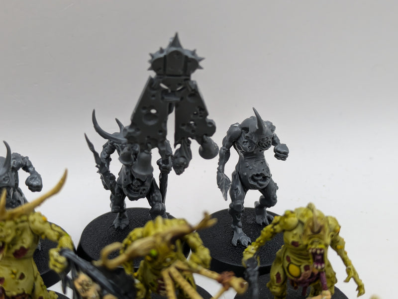 Warhammer 40k: Daemons of Chaos Nurgle Plaguebearers and Spoilpox Scrivener (BC054)