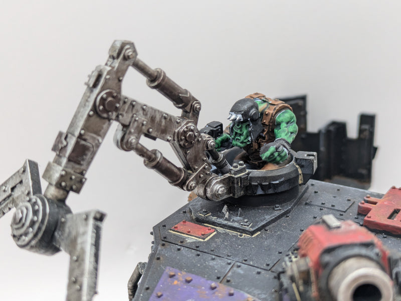 Warhammer 40k: Ork Bonebreaka Battlewagon (AU025)