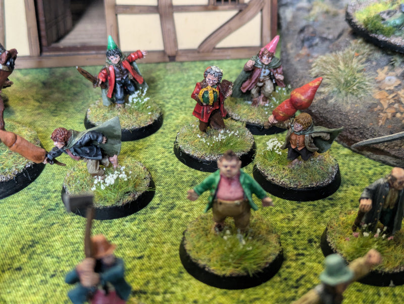 Middle Earth Startesgy Battle Game: The Shire Hobbit Army - Well Painted (AB322)