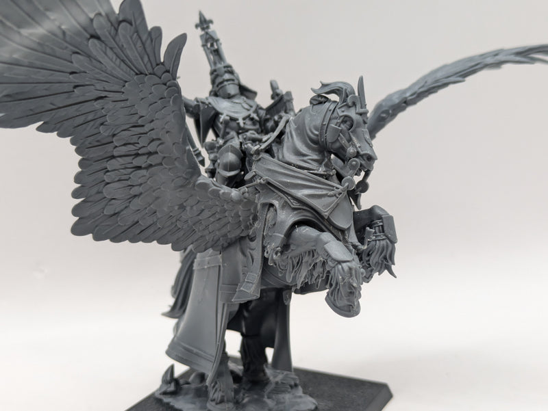 Warhammer The Old World: Kingdom of Bretonnia Lord on Royal Pegasus (AF075)