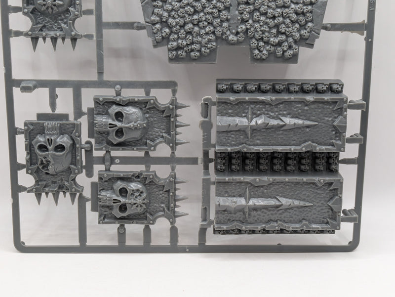 Warhammer Age of Sigmar: Chaos Dreadhold Fortress Wall Terrain (SPRUE001)