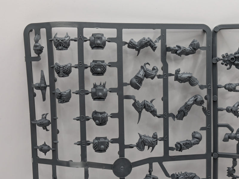 Warhammer 40k: Chaos Space Marines Old Chaos Possessed Sprue (SPRUE0016)