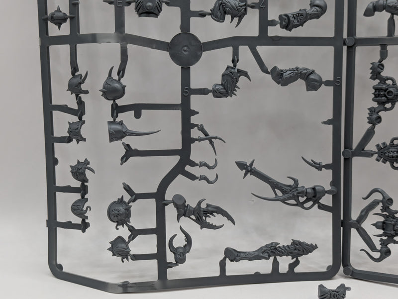 Warhammer 40k: Chaos Space Marines Old Chaos Possessed Sprue (SPRUE0016)