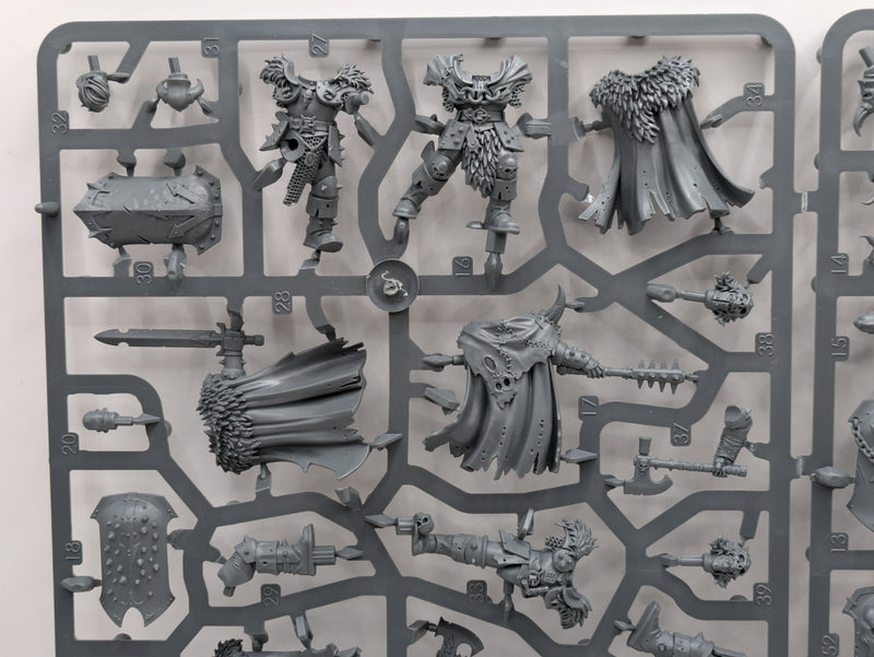 Warhammer Age of Sigmar: Slaves to Darkness Start Collecting Chaos Warriors (SPRUE0060)