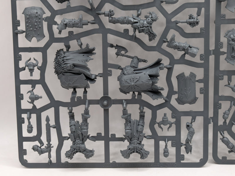 Warhammer Age of Sigmar: Slaves to Darkness Start Collecting Chaos Warriors (SPRUE0060)