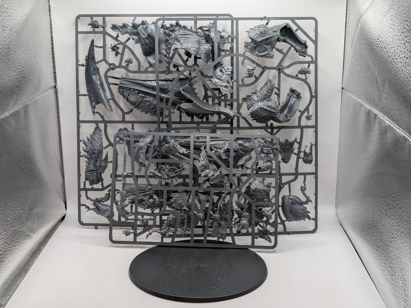 Warhammer Age of Sigmar: Orruk Warclans Megaboss on Maw-krusha (SPRUE0045)